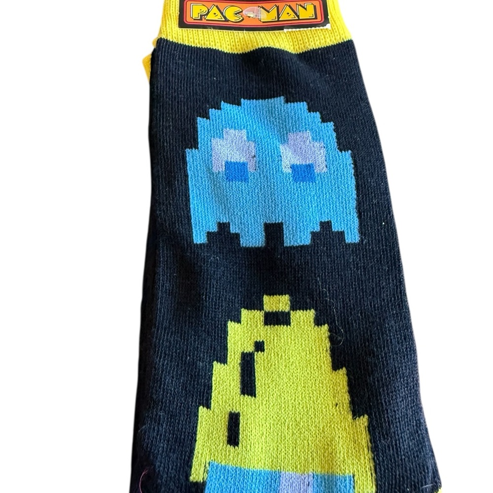 Retro Gaming Socks with Iconic Characters - Picture 1 of 2